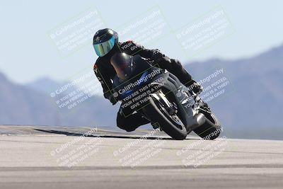 media/Oct-13-2025-Moto Forza (Mon) [[a66d839500]]/3-B Group/Session 4 (Turn 9)/